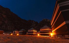 דירות Wadi Rum Secrets Camp Exterior photo