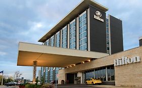 מיסיסאוגה Hilton Toronto Airport Hotel & Suites Exterior photo
