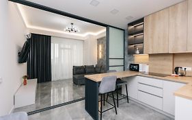 צ'יסינאו Luxury Apartment Exterior photo