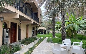 ניזווא Date Palm Inn Exterior photo