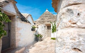 אלברובלו Trulli Holiday Albergo Diffuso Exterior photo