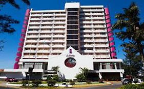 מלון Crowne Plaza Guatemala Exterior photo