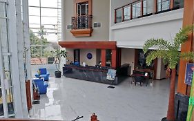 Hotel Dafam סמאראנג Exterior photo