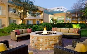 Courtyard By Marriott San Mateo פוסטר סיטי Exterior photo