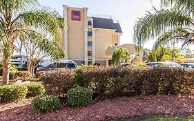 קנר Comfort Suites Airport Exterior photo