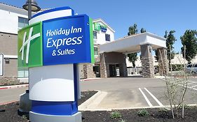 Holiday Inn Express & Suites ברנטווד Exterior photo