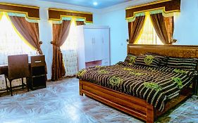 אבוג'ה Lugbe Guest House By Select On Airport Rd, 3Rooms, 3 King-Sized Beds Exterior photo