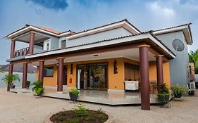 Amasaman Ampric Guest House And Lounge Exterior photo
