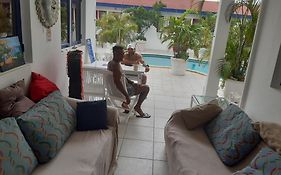 אורנג'סטאד Palmita Hostel Aruba Exterior photo