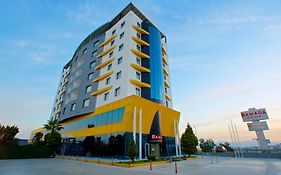 מלון Ramada By Wyndham Soma Exterior photo