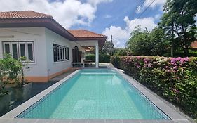 ראיונג Mae Rampung Beach House Pool Villa Exterior photo