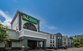 Quality Inn & Suites מתיוס Exterior photo