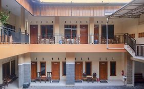 מלון מגלאנג Urbanview Syariah Wisma Wongso Borobudur Exterior photo