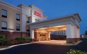 Hampton Inn & Suites Chicago/סנט צ'ארלס Exterior photo