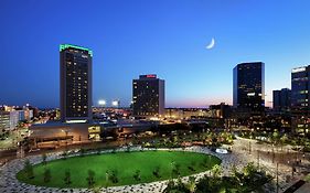 מלון Hilton St. Louis At The Ballpark Exterior photo