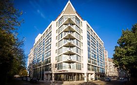 מלון קינגסטון אפון תמז Doubletree By Hilton London Kingston Upon Thames Exterior photo