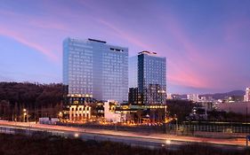 סאונגנאם Doubletree By Hilton Seoul Pangyo Residences Exterior photo