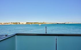 הוילה Seafront Townhouse In Birżebbuġa Exterior photo