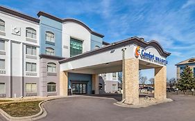 מדיסון Comfort Inn & Suites Exterior photo