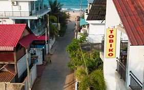 טרינקומאלה Hotel Tobiko Exterior photo