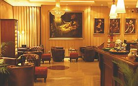 Ni The Regent Club Hotel Interior photo