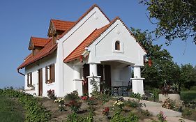 הוילה Lesencetomaj Casa Beata Exterior photo