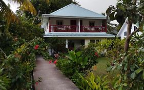 לה דיג Lucy'S Guesthouse Exterior photo