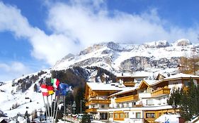 אראבה Dolomites Base Camp Hotel Olympia Exterior photo