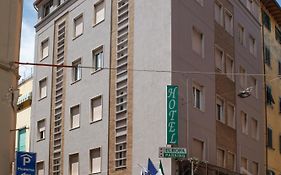 ליבורנו Hotel Europa Parking Exterior photo