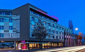 מלון Moxy Duesseldorf South Exterior photo