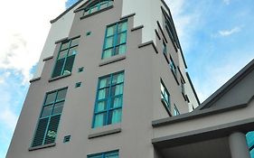 Kuala Belait Tat Place Hotel Exterior photo