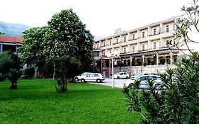 טרביניה Hotel Leotar Exterior photo