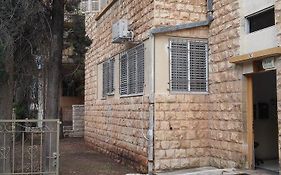 מלון חיפה גסט האוס אורלי הום Exterior photo