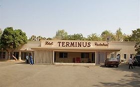 מלון ניאמיי Terminus Exterior photo
