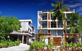 מאפושי Velana Beach Hotel Maldives Exterior photo