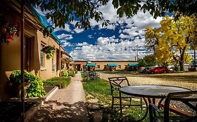 בלאנדינג Stone Lizard Lodge Exterior photo