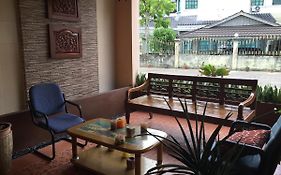 בנדר סרי בגאוואן Apek Utama Hotel Exterior photo