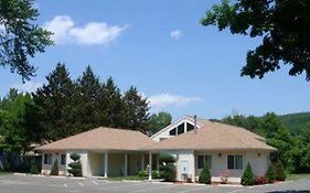 New Milford Rocky River Inn Exterior photo