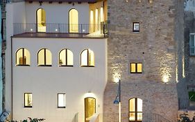 לינה וארוחת בוקר Torre Della Loggia - Dimora Storica - אורטונה Exterior photo