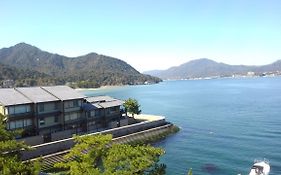 מלון Itsukushima Sakuraya Exterior photo