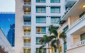 מלון בנגקוק At Ease Saladaeng By Aetas Exterior photo