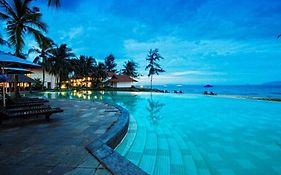 Merang Sutra Beach Resort, Terengganu Exterior photo