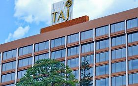 מלון Taj Mg Road Bengaluru Exterior photo