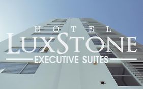לה פאז Luxstone Executive & Suites Exterior photo