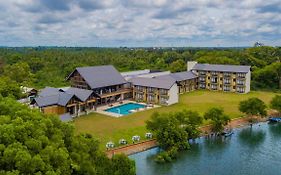 Katunayaka Amora Lagoon Hotel Exterior photo