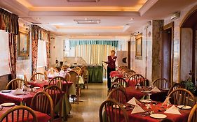 סליאמה The New Tower Palace Hotel Restaurant photo
