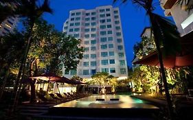 מלון בנגקוק Aspira 12Th Avenue Asoke Sukhumvit Exterior photo