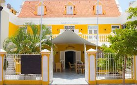 וילמסטאד Academy Hotel Curacao Exterior photo