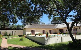 מפלי ויקטוריה Mandebele Lodge Exterior photo