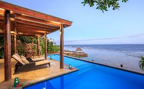 סאבוסאבו Savasi Island Resort Exterior photo